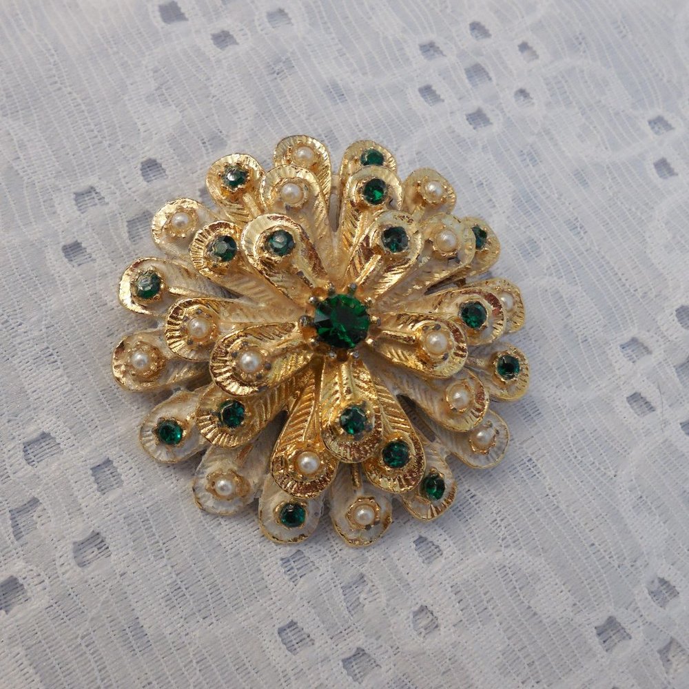 Vintage Flower Brooch w Pearls & Green Rhinestones